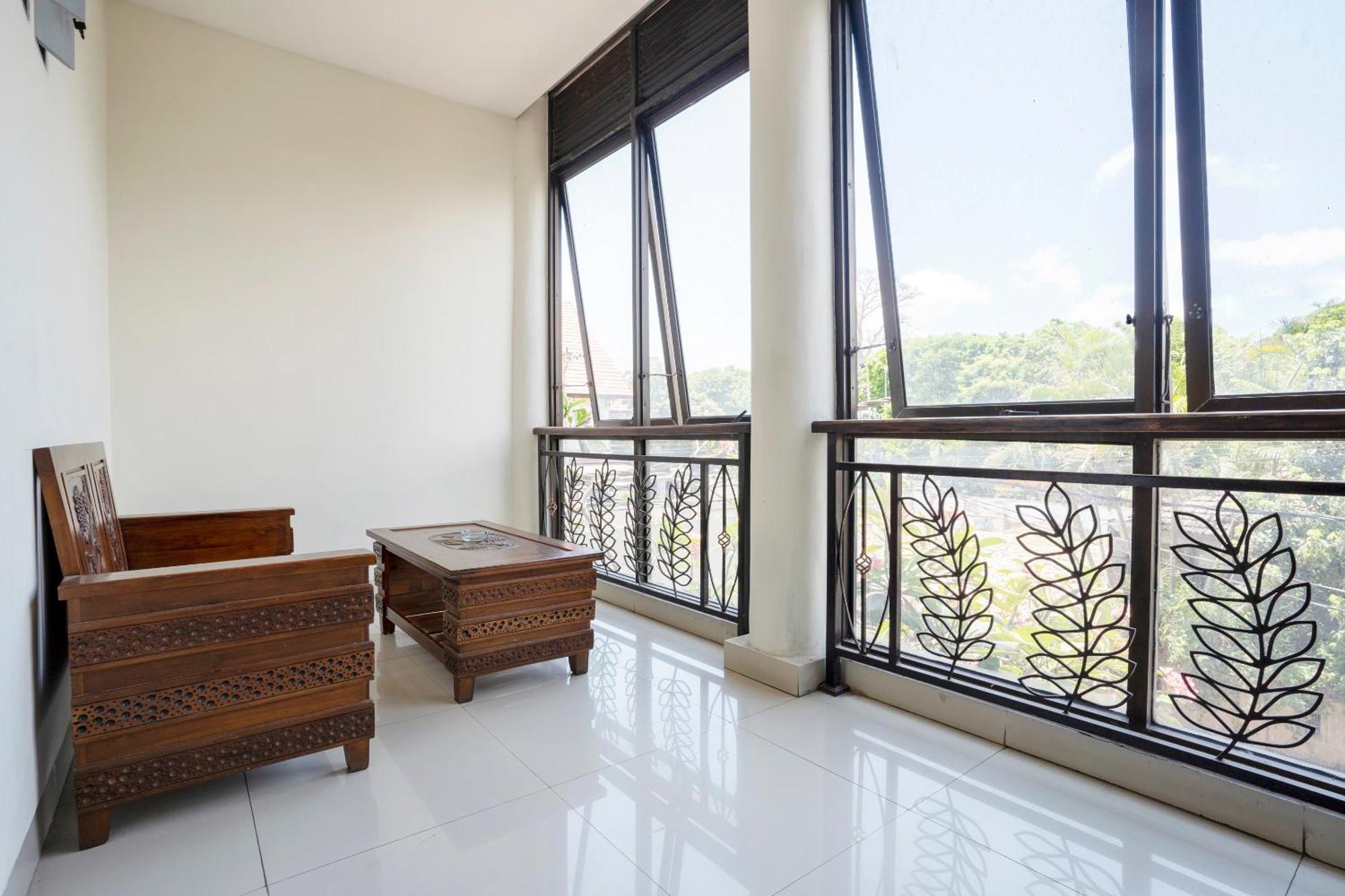 Oyo 482 Anika Guest House Kuta  Exterior photo