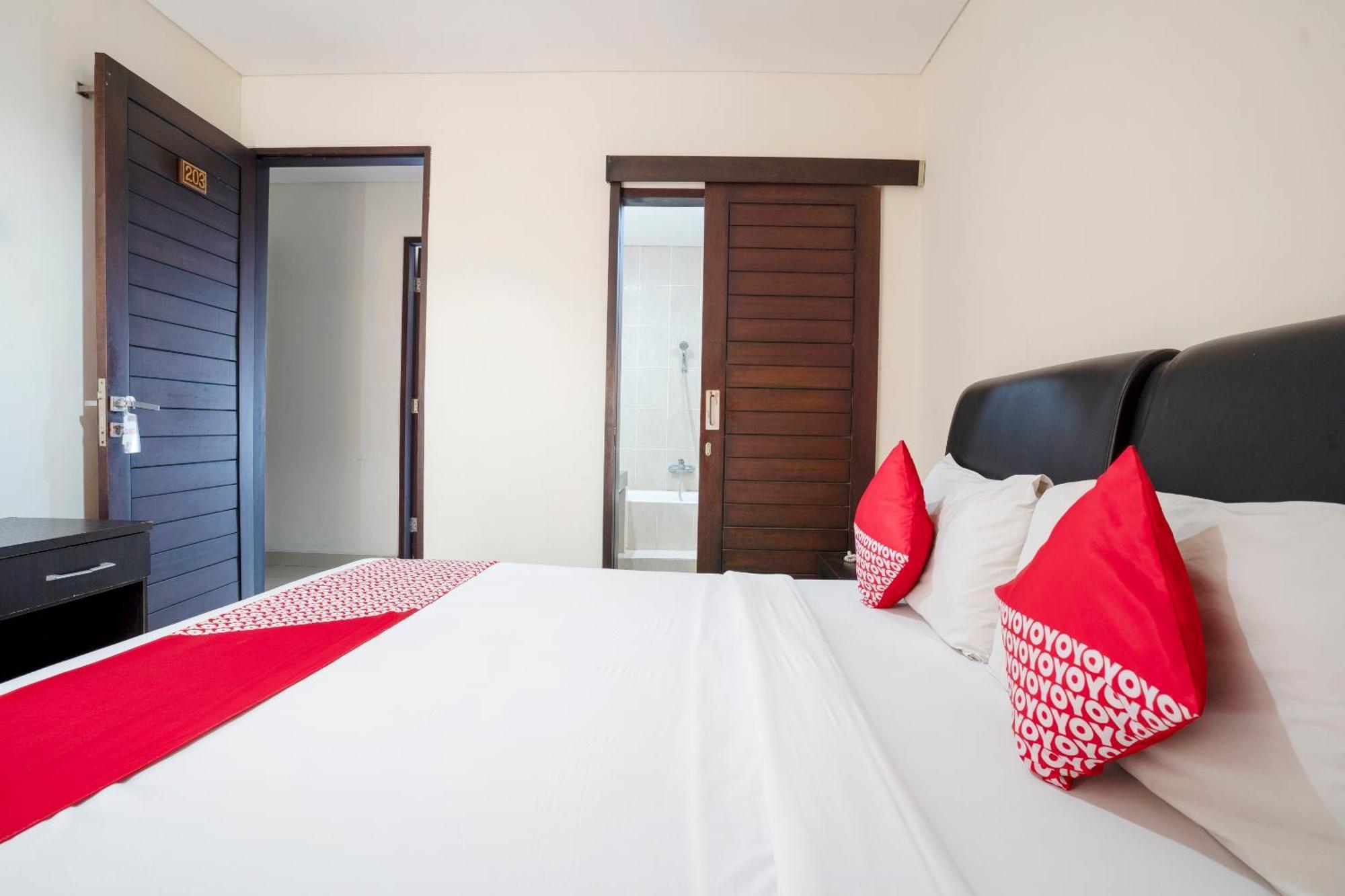 Oyo 482 Anika Guest House Kuta  Exterior photo
