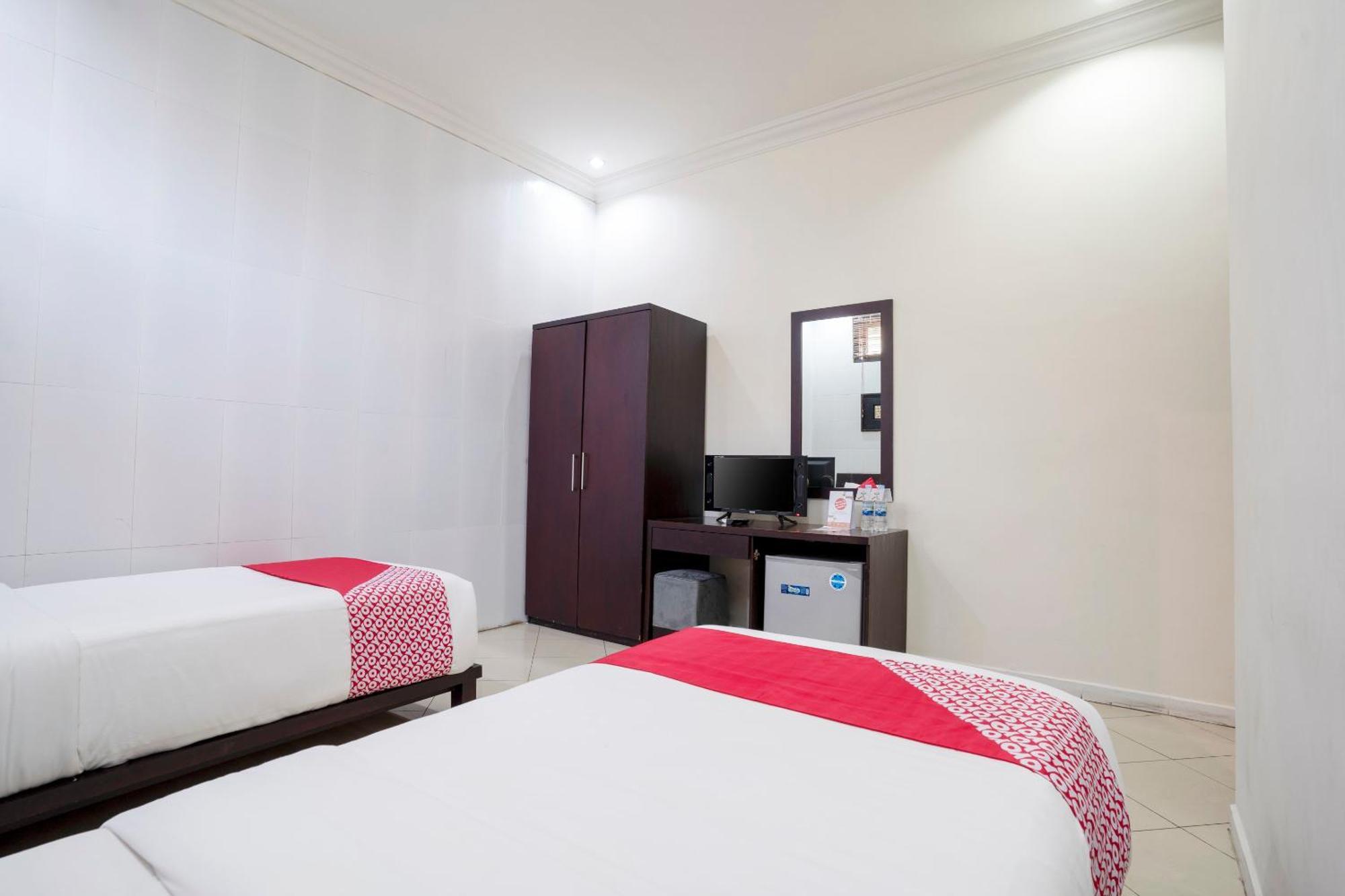 Oyo 482 Anika Guest House Kuta  Exterior photo