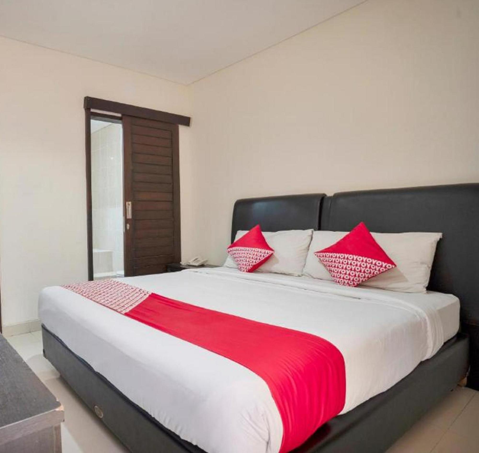 Oyo 482 Anika Guest House Kuta  Exterior photo